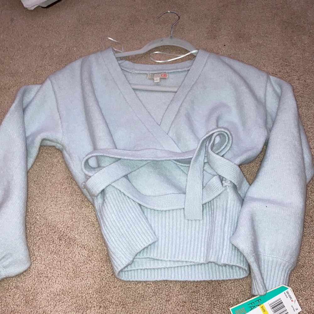 size M never worn, tags still on, GB.